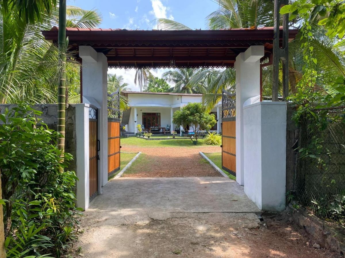 Villa Alex Берувала Екстериор снимка